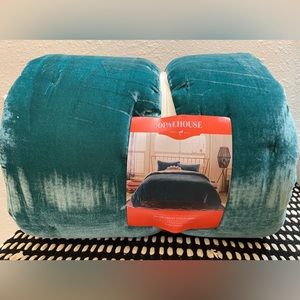Opal House King Size Teal Velvet Tufted Stitch Quilt Comforter